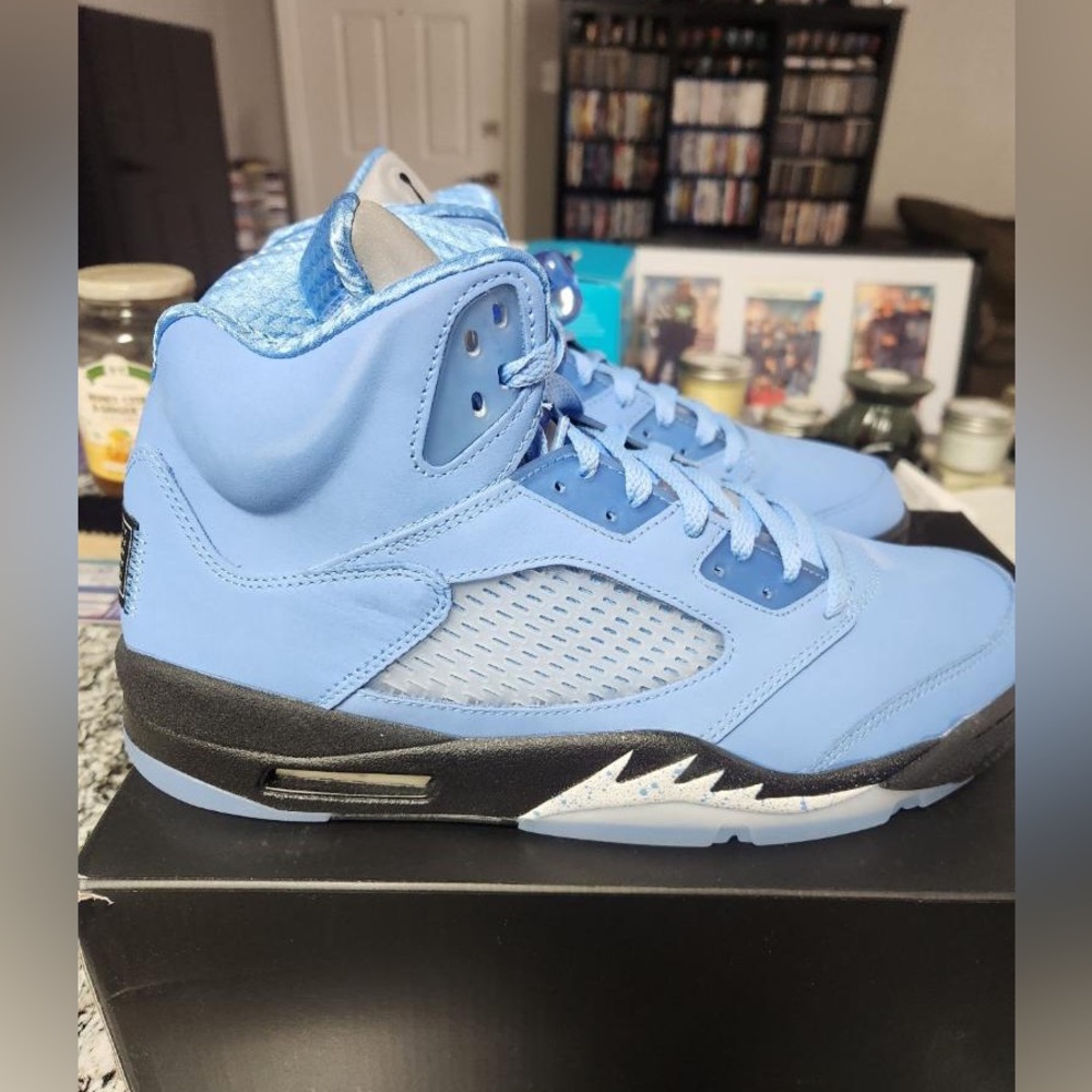 Mens size 12 Jordan 5 UNC. AUTHENTIC!! 🔥🔥🔥